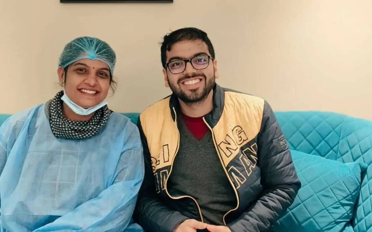 A patient with Dr. Shipra Jain after finishing treatment
